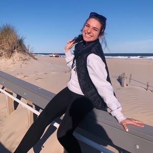 Meet your Posher, Nicole